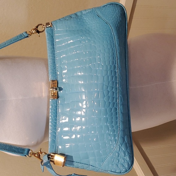 Tiziana Collections Italian turquoise patent leather handbag - Picture 2 of 14